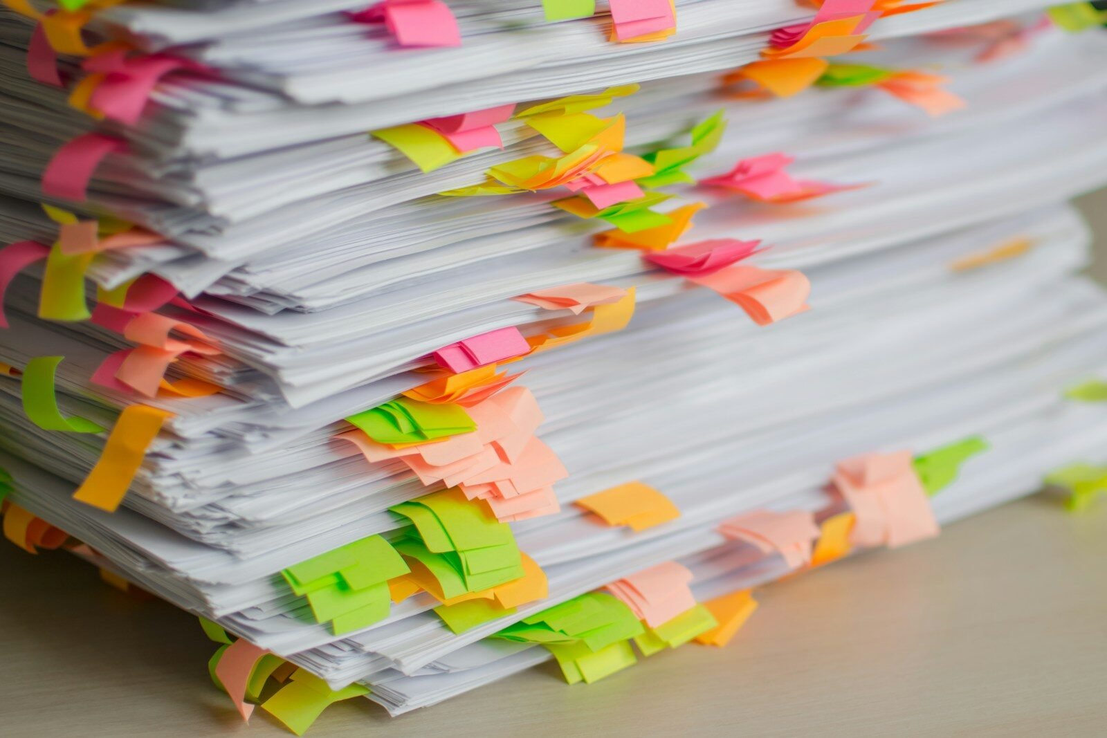 How to Use AI to Summarize Long Documents and Videos
